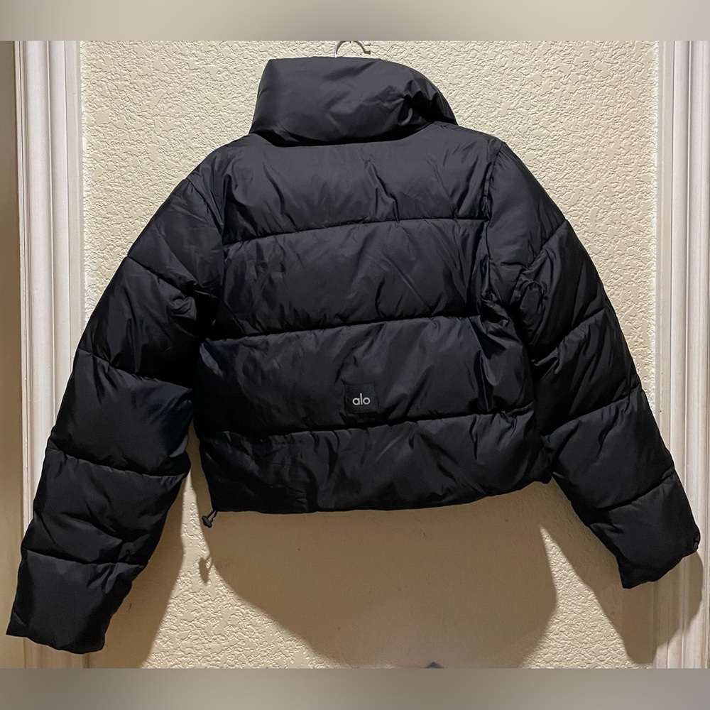ALO Yoga NWT Gold Rush Puffer Jacket Full Zip, zipper pocket, very warm Black L - Picture 6 of 14